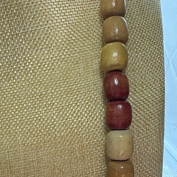Chic Wooden Beaded Necklace in Tan and Red - Picture 2 of 5